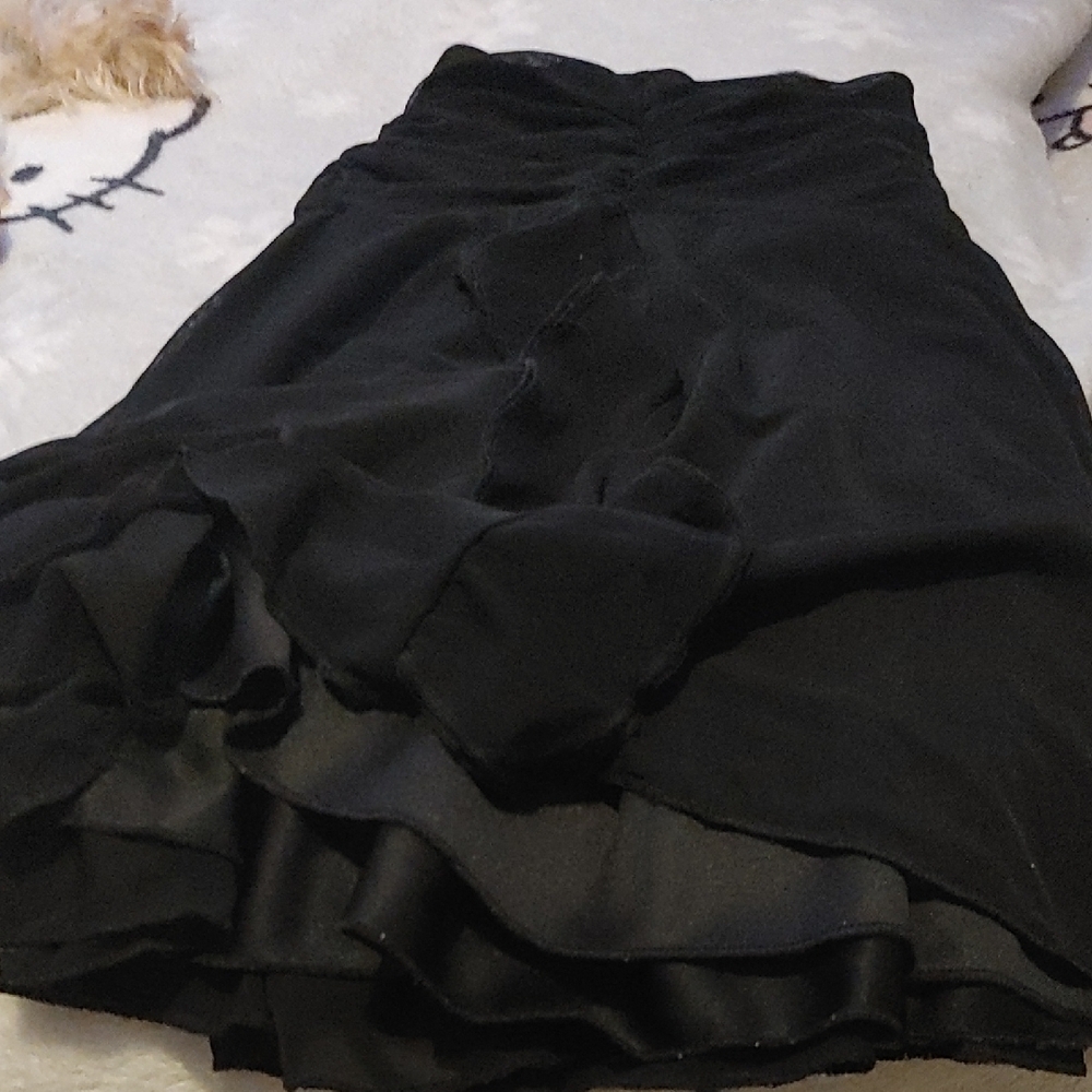 Elegant Black Women's Skirt - Picture 5 of 5